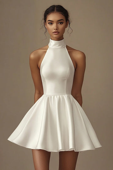 Robe courte de graduation froncée dos nu blanc